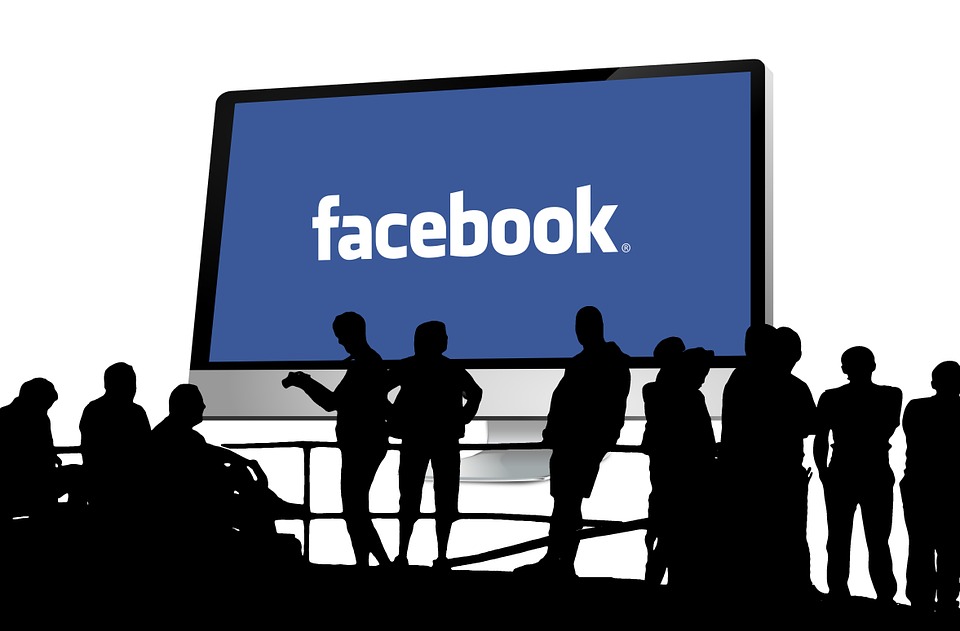 INTENTAR QUE FACEBOOK NO TE ESPIÉ EN 2 MINUTOS