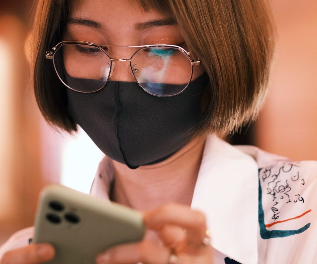 DESBLOQUEAR TU IPHONE CON LA MASCARILLA PUESTA